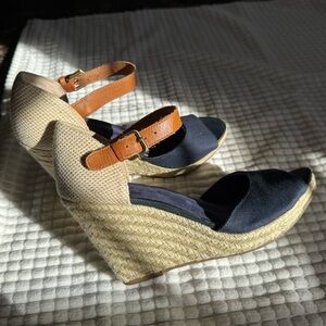 GAP Navy and Tan Wedge Sandals - size 7